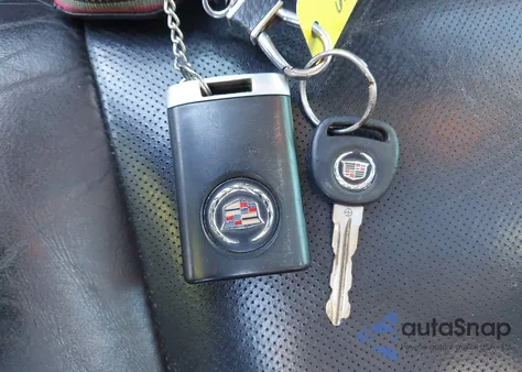 2009 Cadillac Escalade Standard z USA, uszkodzony, nr VIN 1GYFK232X9R143845